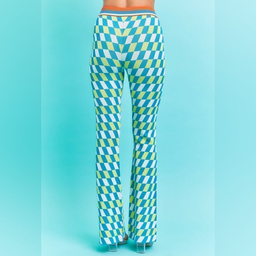 086. ABSTRACT CHECK KNIT SHORT SLEEVE TOP WITH PANT SET - Picture 7 of 8